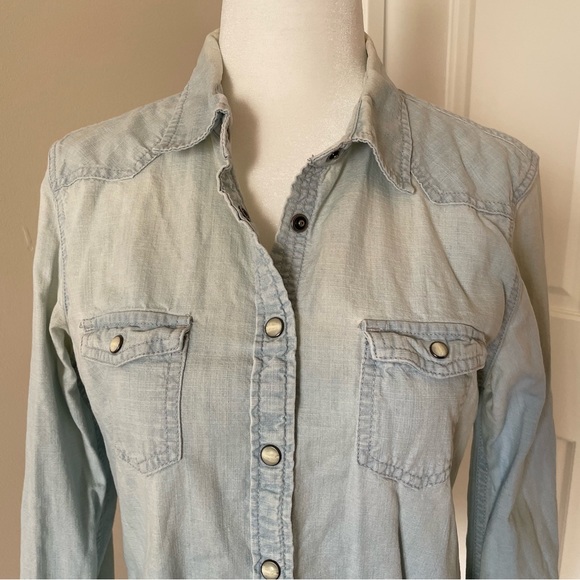 American Eagle Outfitters Western Distressed Light Blue Denim Coastal Boho Top - Picture 5 of 6